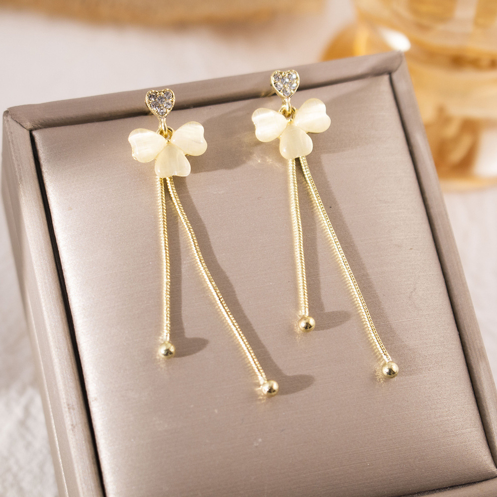 46 # borlas de trébol