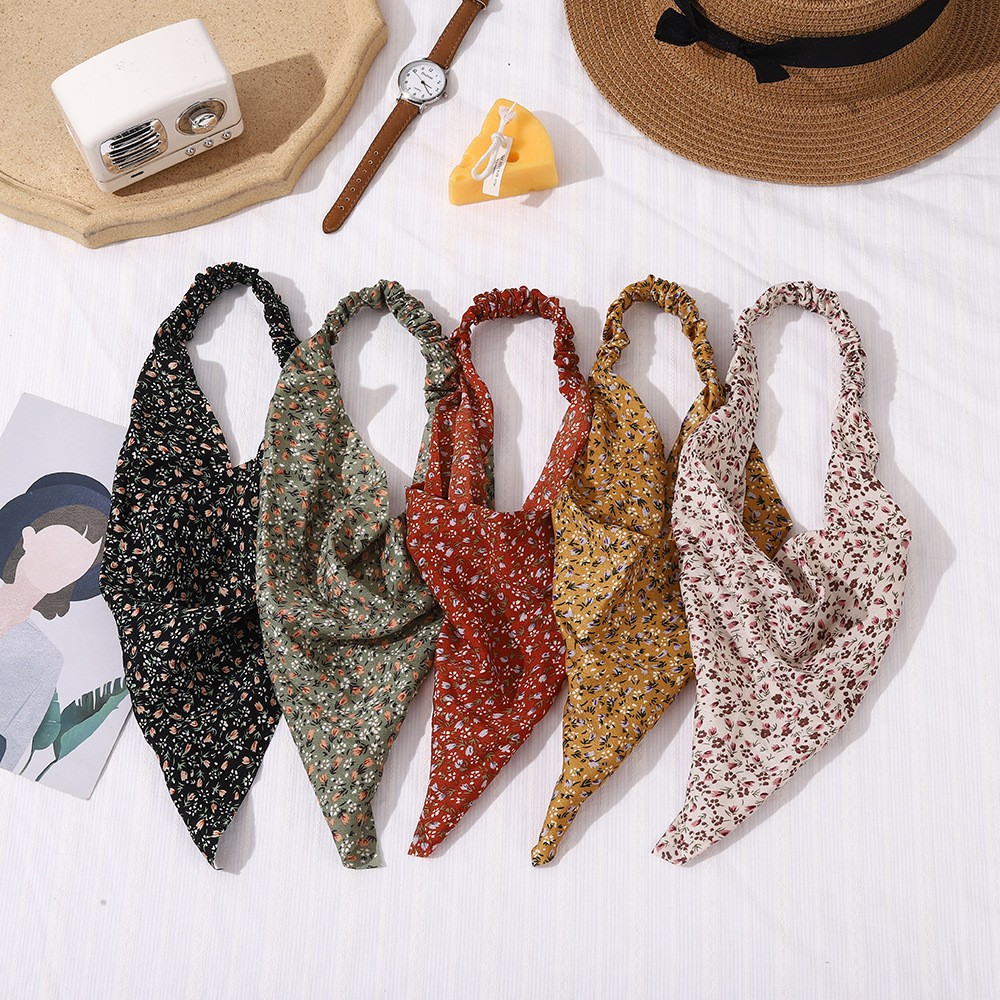 Retro Fashion Style Broken Flower Triangle Scarf Headband display picture 1