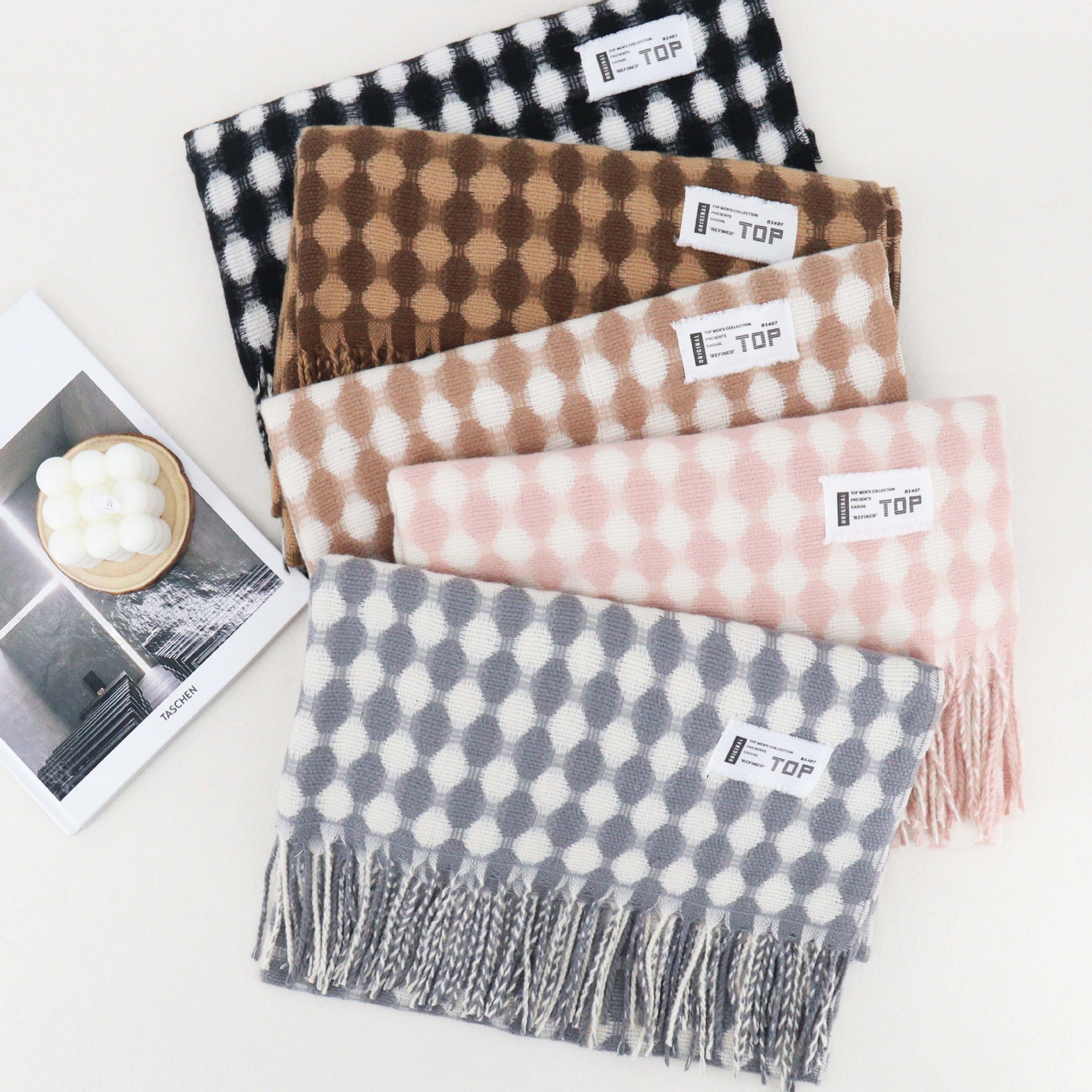 Diamantkariertes Damentuch mit einem Sinn für Luxus, Studentenschal im britischen Stil für Männer, Schal, Quastenschal_voghion.com