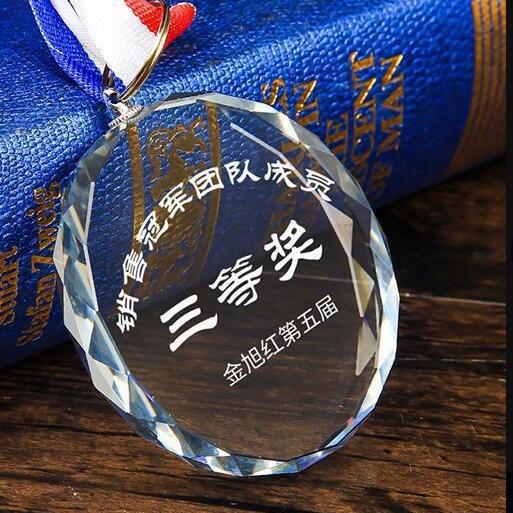 Grabado y producción de medallas, pequeñas placas metálicas para eventos deportivos, cristales conmemorativos de maratón al por mayor, estrella de cinco puntas.