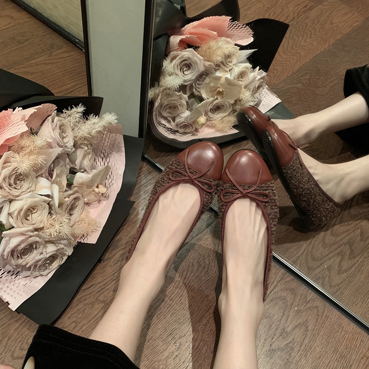 Versión de piel de oveja de la uva de la misma cabeza redonda clásica pequeña fragancia arco de terciopelo grueso tweed simple zapatos planos para mujeres