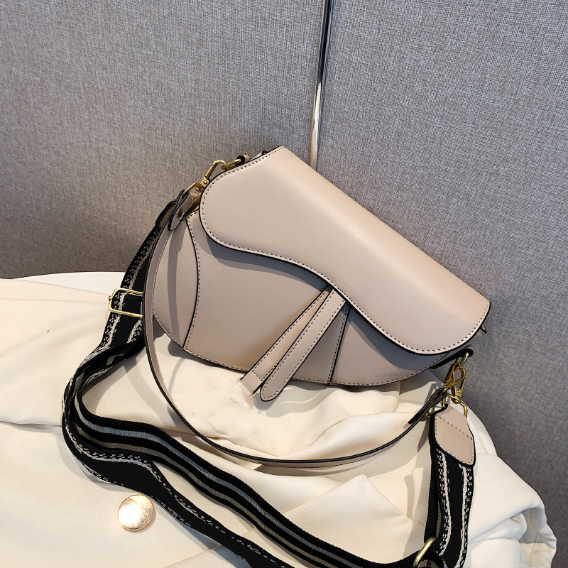 森系復古包包女2023新款潮時尚韓系女包質感單肩包百搭斜挎馬鞍包