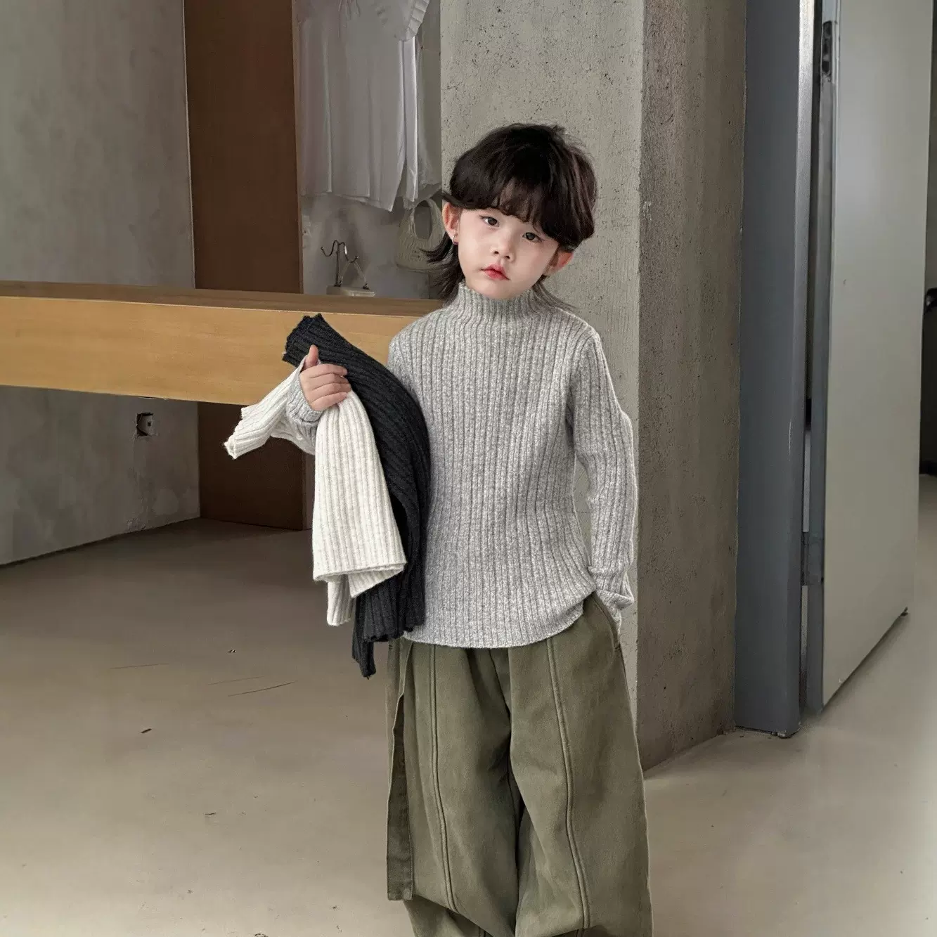 儿童打底毛衣A类秋冬柔软半高领坑条长袖宝宝纯色上衣内搭针织衫