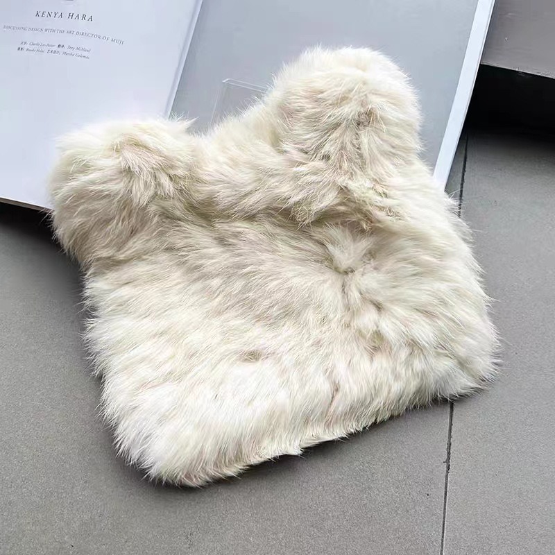 베이지색 토끼털 곰