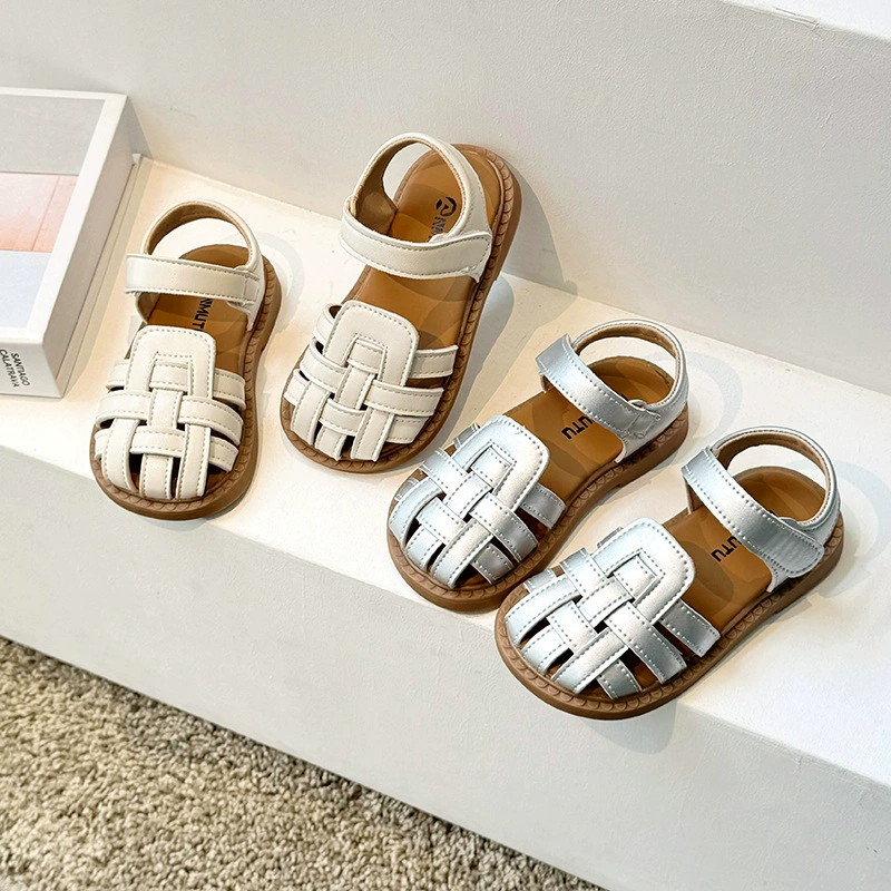 Детские минималистичные ветровые сандалии сплошные кожаные туфли с тканой головкой 2024 весной новые мужские и женские полые повседневные туфли