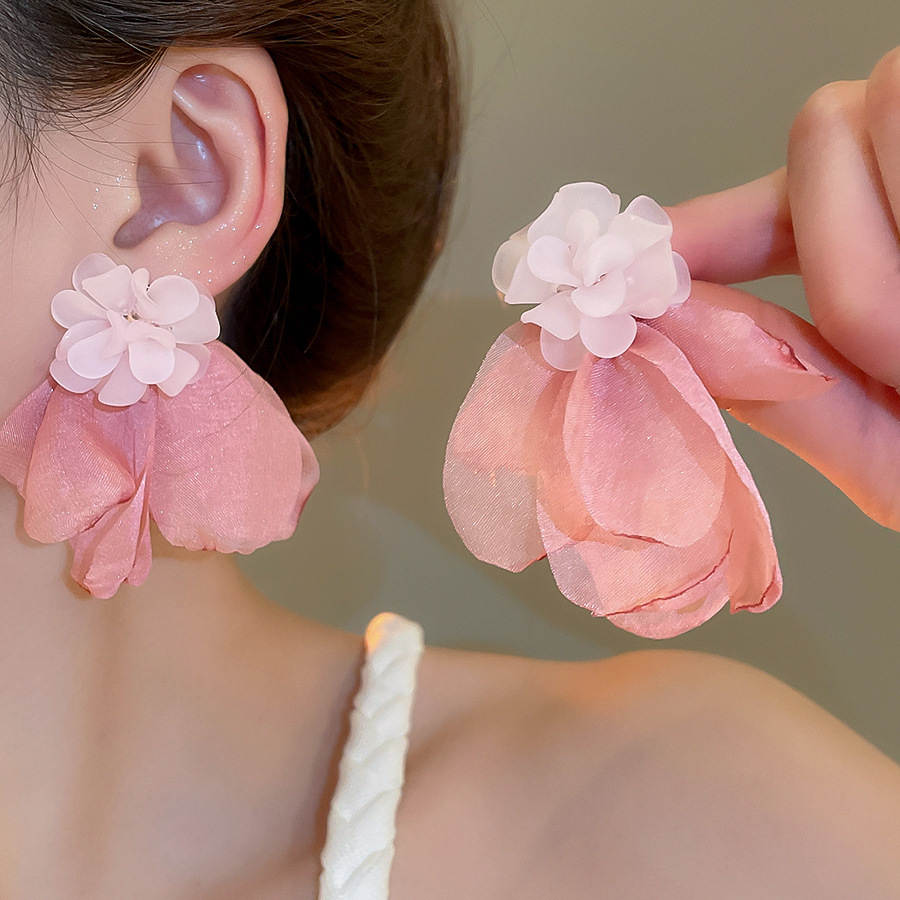 Pendientes de malla de pétalo de dopamina Pendientes de estilo de vacaciones junto al mar de estilo nuevo estilo caliente Pendientes de temperamento exagerado de todo fósforo al por mayor