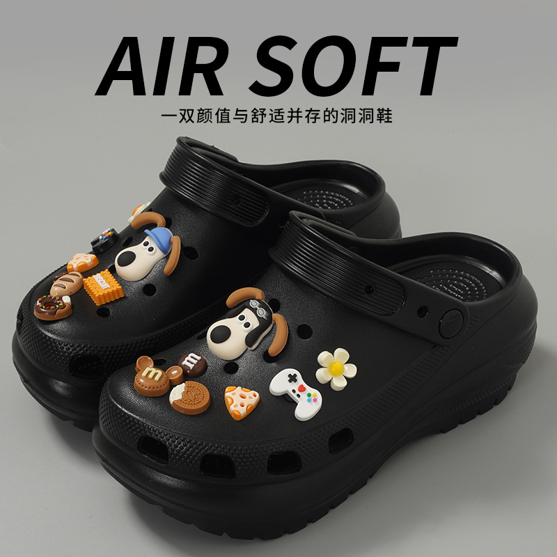 2024 nuevos zapatos con agujeros de rueda ligera para mujeres que usan la sensación de pisar la mierda, zapatillas de suela gruesa, sandalias antideslizantes de suela blanda, zapatos de playa