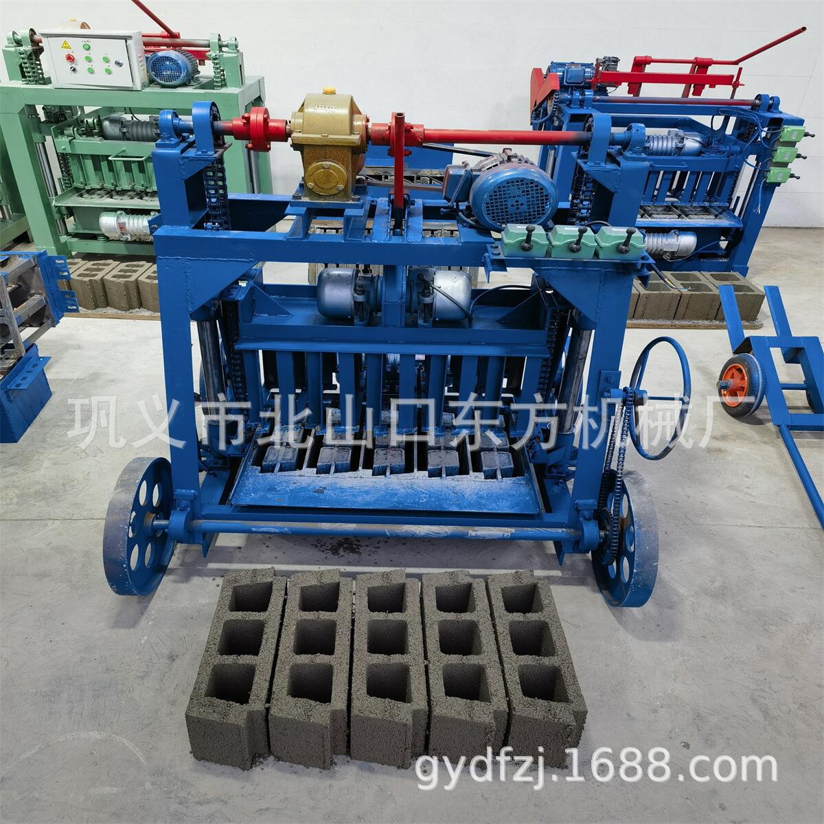 大轮移动530-150-200屋顶砖半自动水泥制砖机砌块成型机售后无忧