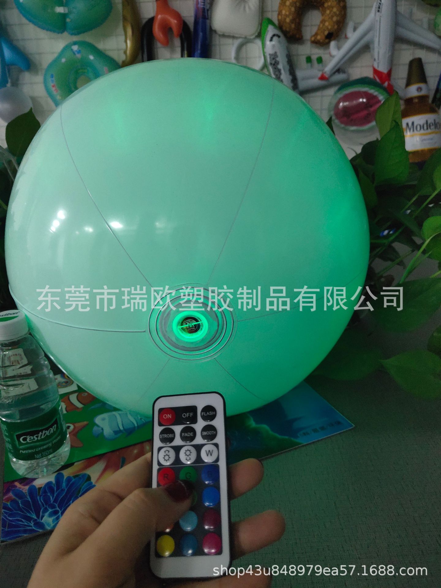 LED遥控发光球 RGB七彩沙滩球 泳池发光球气氛装饰球2020跨境爆款-阿里巴巴