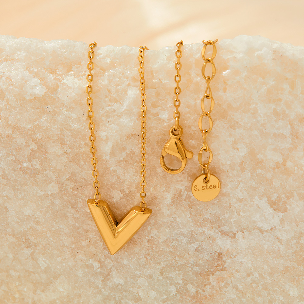 Daily Occasion Lady Simple Style V Shape Stainless Steel Titanium Steel Plating Sweater Chain