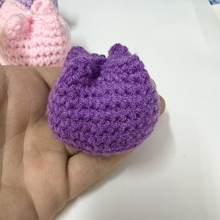 큰 머리 진한 보라색