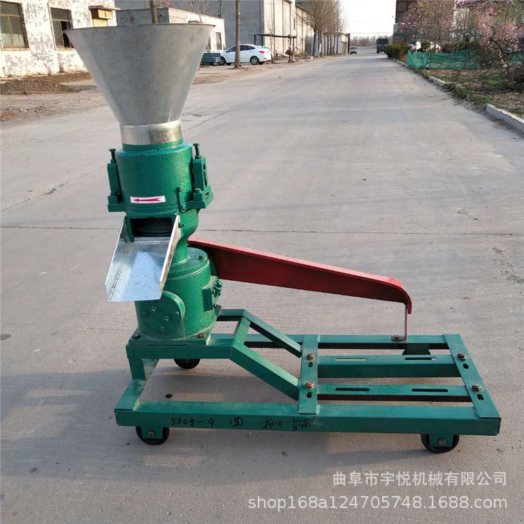 新款家禽饲料颗粒机 两项电鸡饲料造粒机 小型性能稳定草粉挤粒