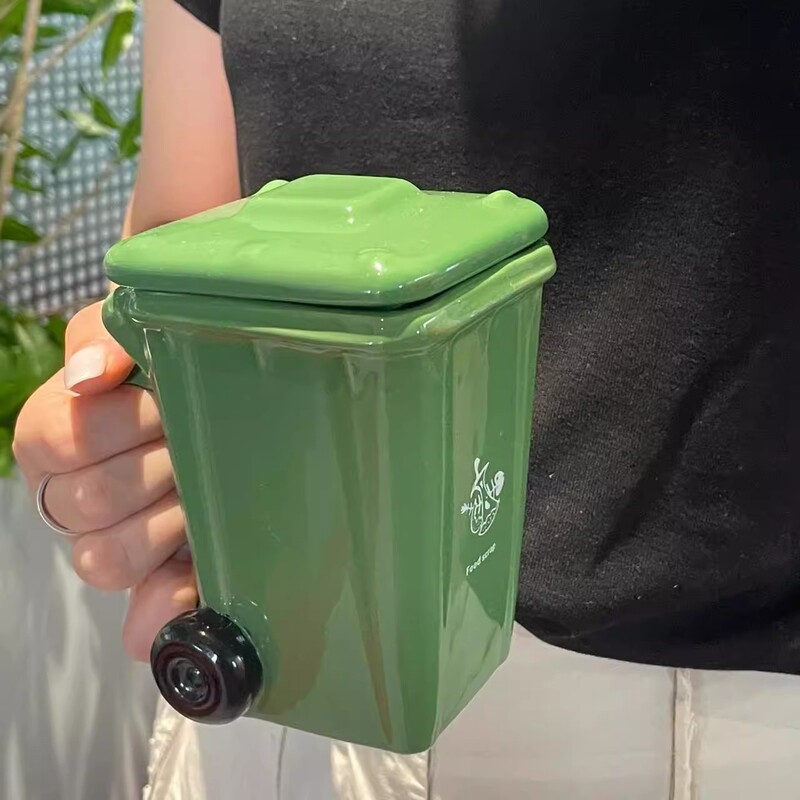 Trash Can, Water Cup, Abstract Birthday Gift for Boys, Funny and Silly, so Ugly It's Hilarious, Practical, Funny and Silly Gift for Best Friend Trash Can, Water Cup, Abstract Birthday Gift for Boys, Funny and Silly, so Ugly It's Hilarious, Practical, Funny and Silly Gift for Best Friend