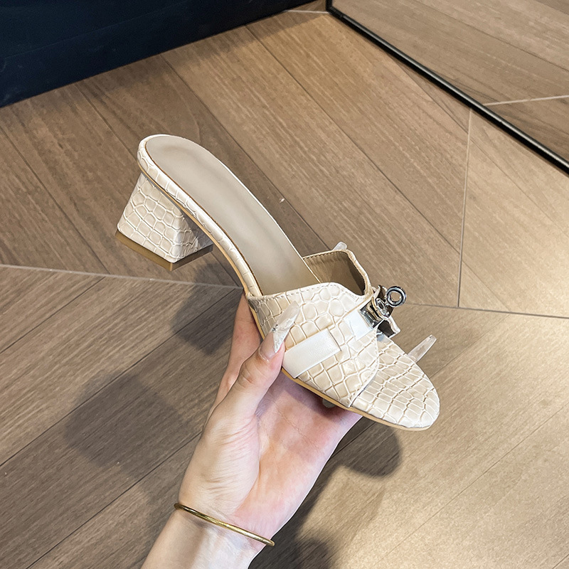 High-Heeled Slippers for Women, Summer 2026, Same Style as Internet Celebrities, Crocodile Pattern, Black Soft Leather Sandals, Chunky Heel, One-Strap Slippers High-Heeled Slippers for Women, Summer 2026, Same Style as Internet Celebrities, Crocodile Pattern, Black Soft Leather Sandals, Chunky Heel, One-Strap Slippers