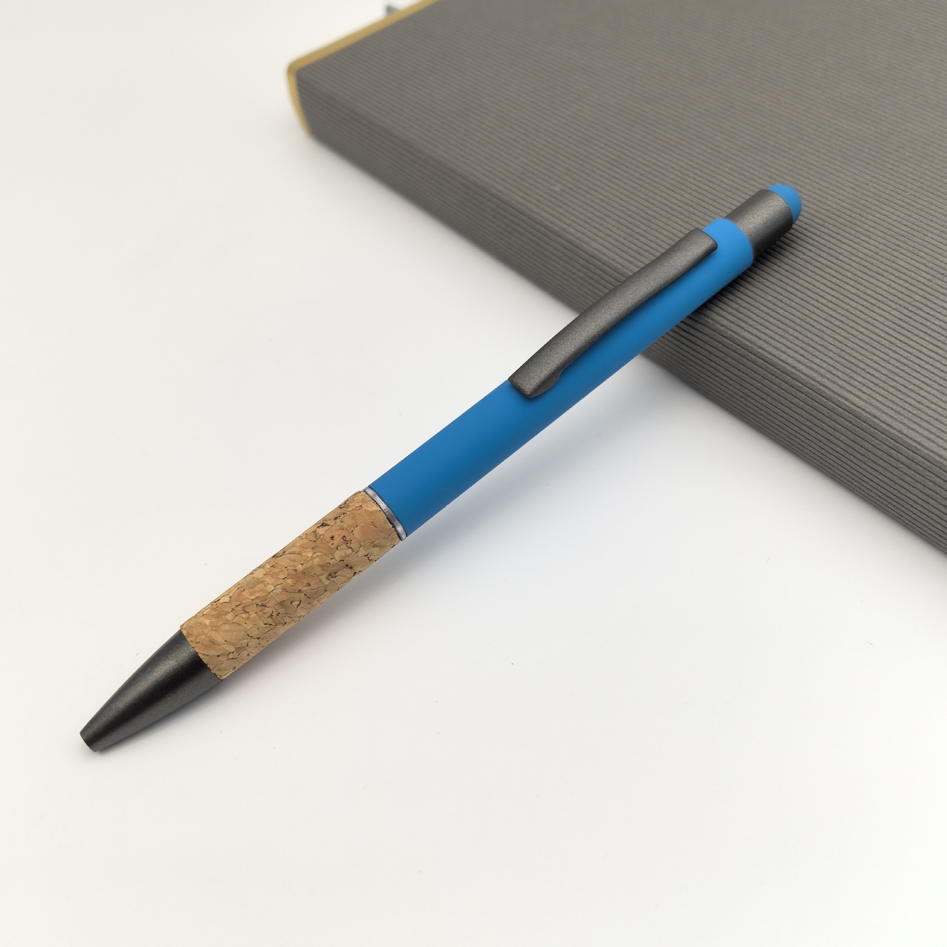 Bolígrafo de metal de color transfronterizo logotipo personalizado bolígrafo de publicidad de metal de corcho empuñado bolígrafo de regalo