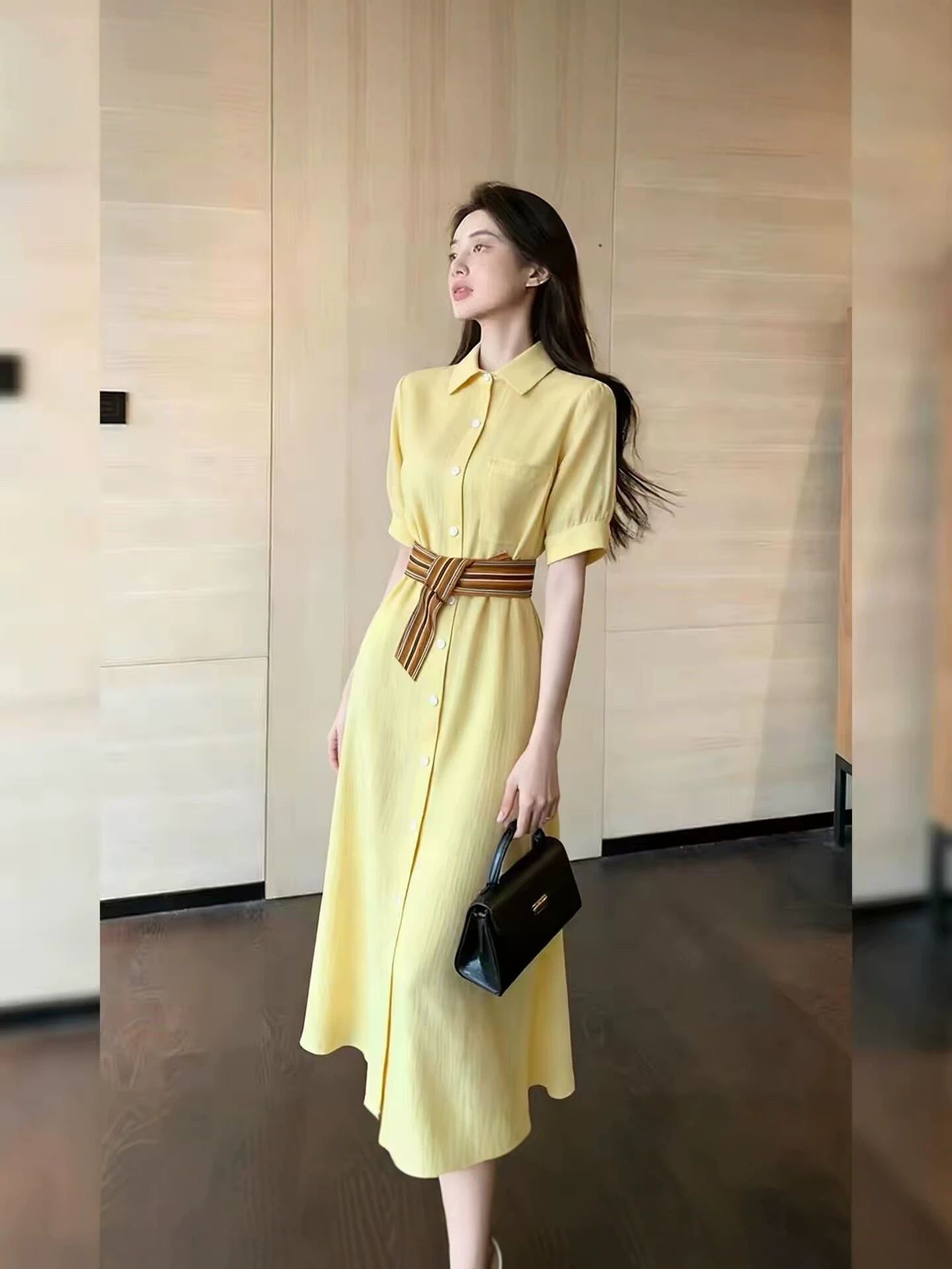 Đầm sơ mi nữ tay ngắn màu vàng dáng suông midi — màu vàng