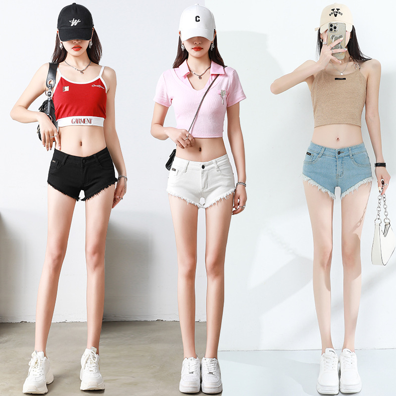 Low-Waisted Women's Triangle Ultra-Short Shorts, Sexy Elastic Tight-Fitting Three-Quarter Pants, Slim Fit, Revealing Navel, Low Crotch, Sexy Denim Low-Waisted Women's Triangle Ultra-Short Shorts, Sexy Elastic Tight-Fitting Three-Quarter Pants, Slim Fit, Revealing Navel, Low Crotch, Sexy Denim