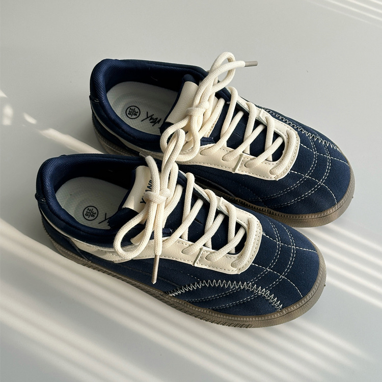 Zapatos de entrenamiento de primavera y otoño de 2025 nuevos zapatos de mujer, nicho de estilo crema, zapatos de skate casuales de mujer