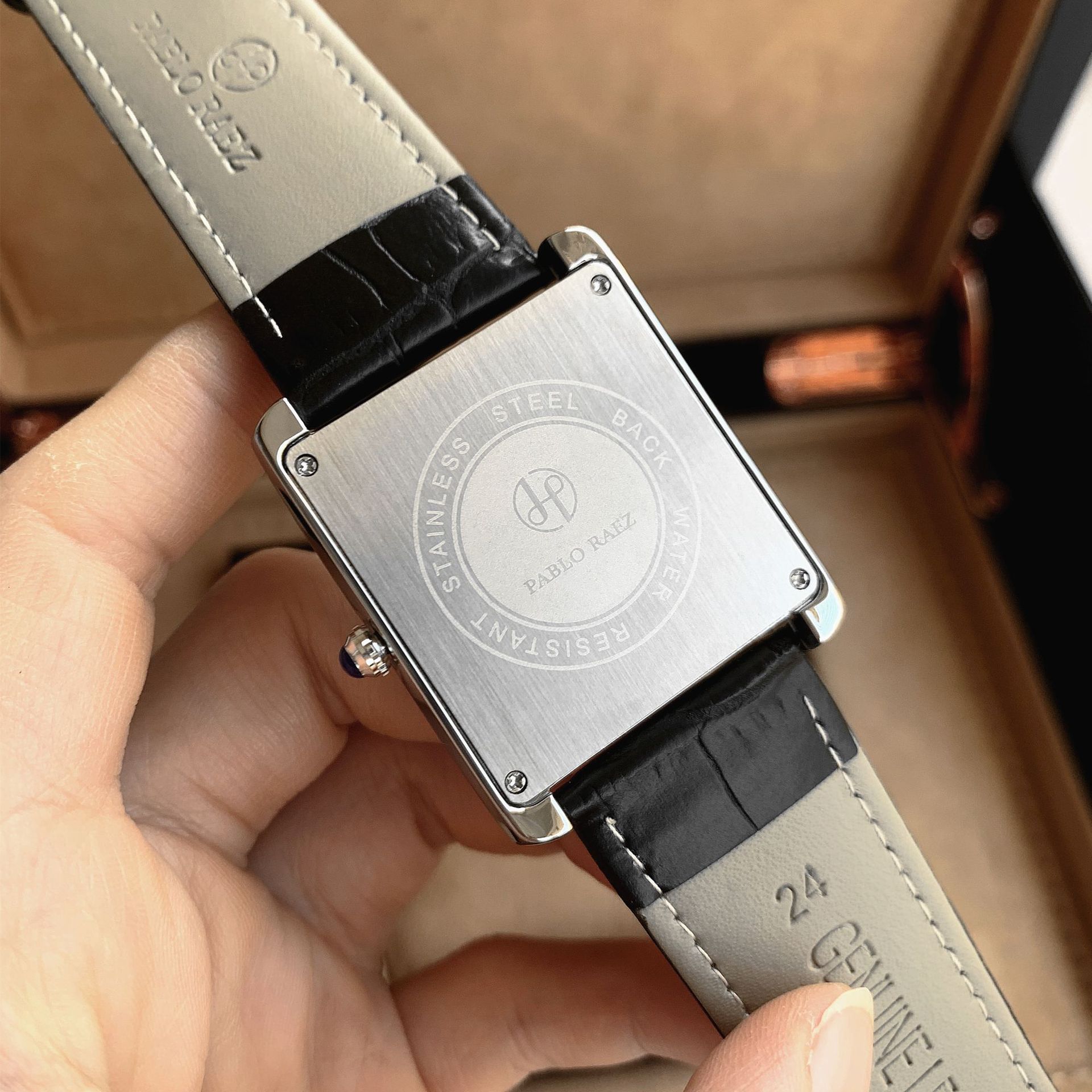 Consegna all'ingrosso esclusiva transfrontaliera di modelli popolari, orologi da uomo e da donna di bell'aspetto, orologi da coppia impermeabili ultrasottili quadrati_voghion.com