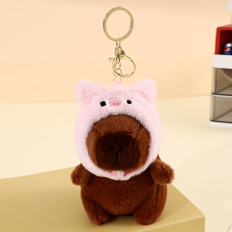 ギシギシと鳴くカピバラのカピバラのぬいぐるみが泡を吐いてつまみます。プレゼントが可愛いです。