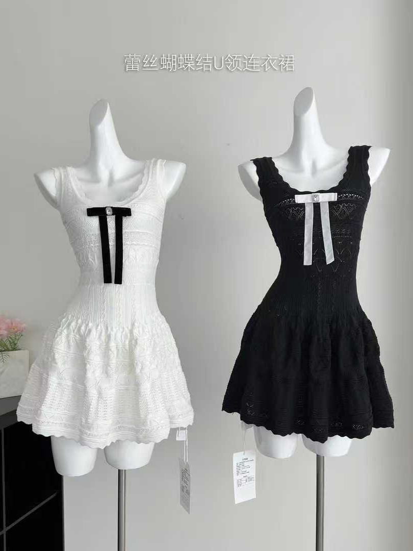 Sophisticated solid summer skirt with bow