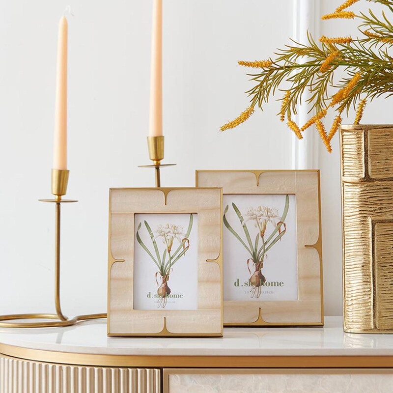 Indian imported cow bone photo frame with golden brass accents and beige marble pattern, suitable for home, living room, and bedroom decoration Indian imported cow bone photo frame with golden brass accents and beige marble pattern, suitable for home, living room, and bedroom decoration