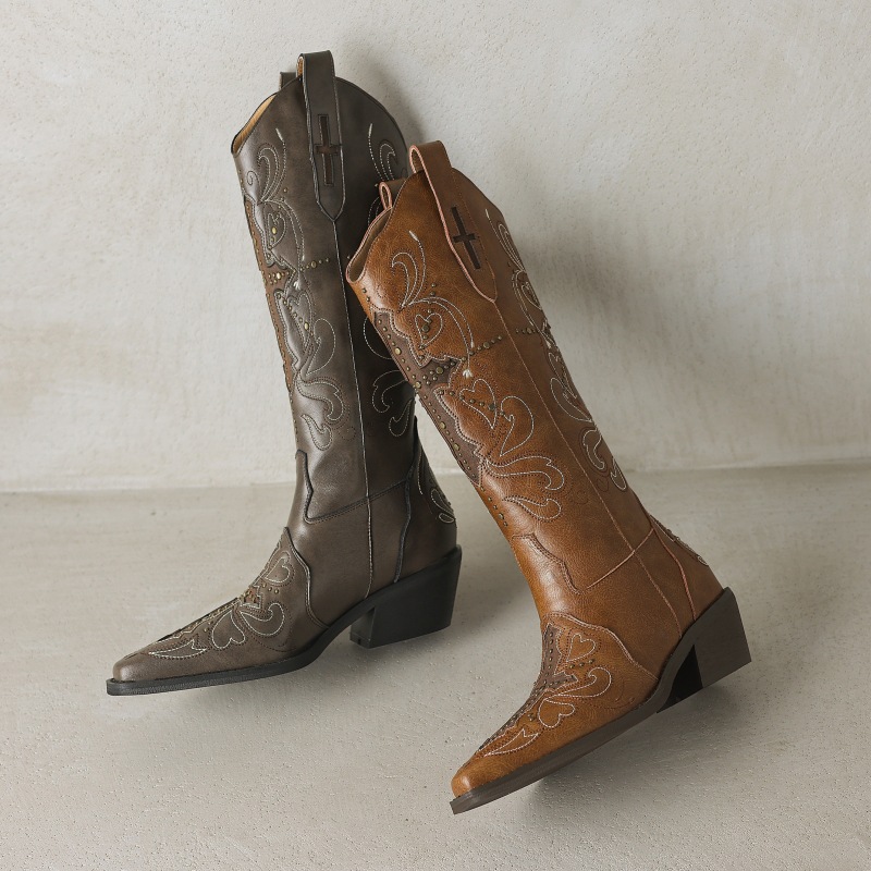 Western Knee High Boots In Suede Leather With Studded Details_voghion.com