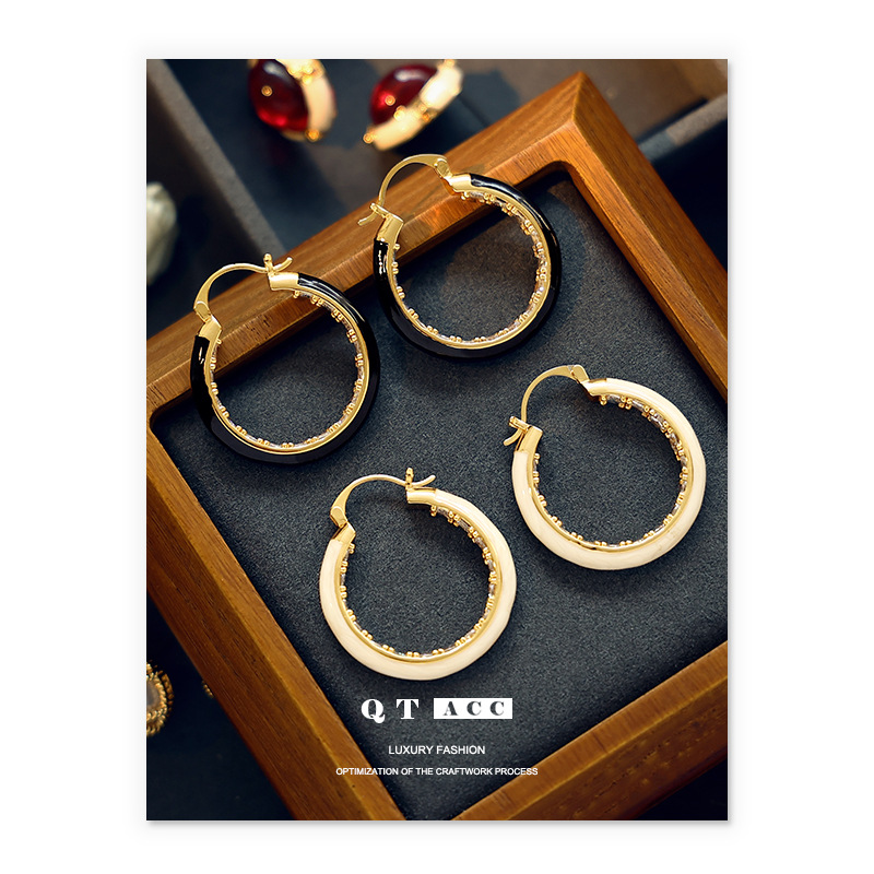 Brass fashionable design ring