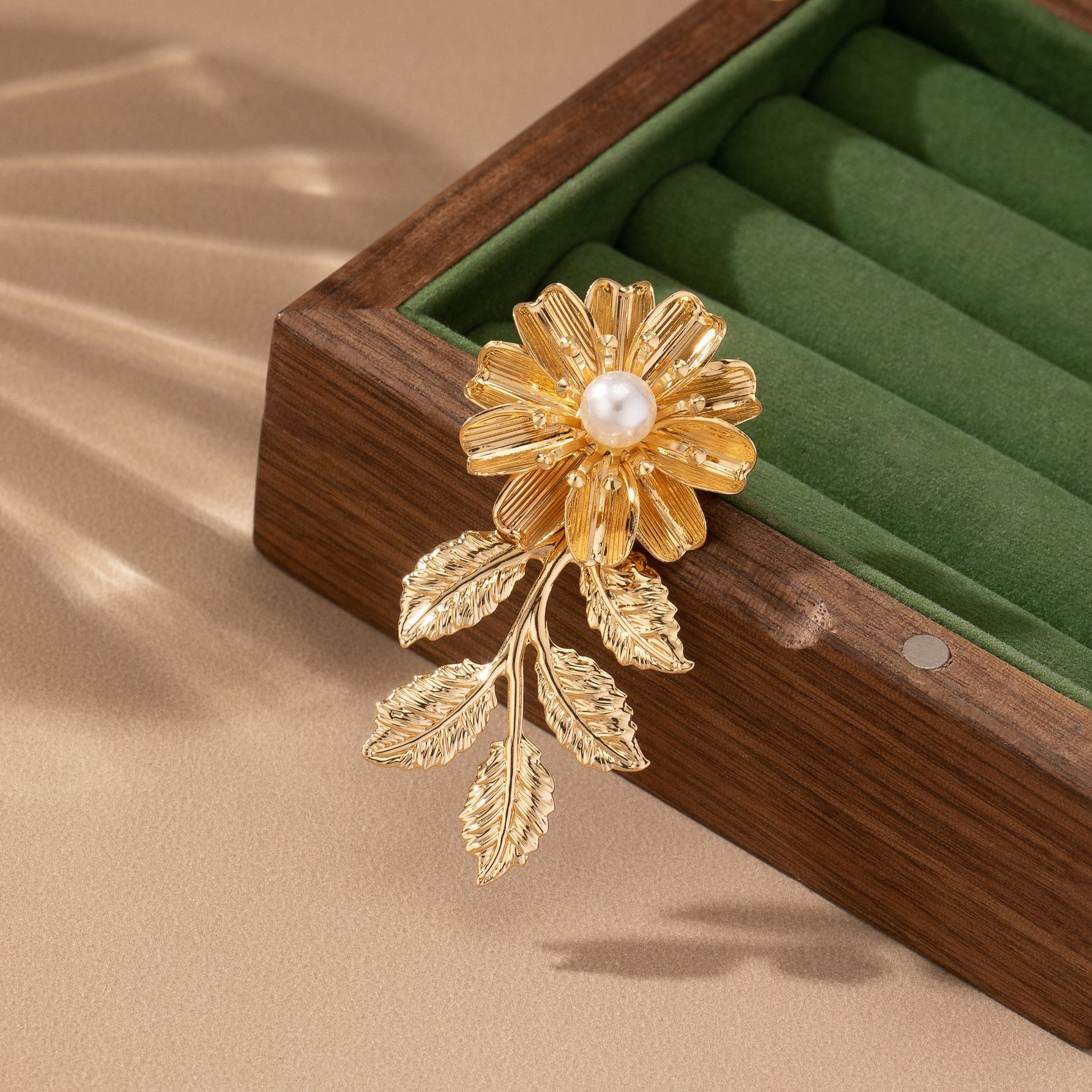 Vintage Blatt Blumen Brosche Mit Kunstperle Für Damen Elegant_voghion.com