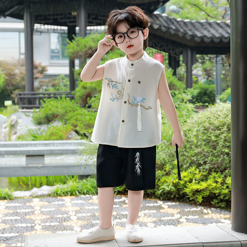男の子夏の1歳ドレススーツ2025子供ベビーファッショナブルな新しい中国風の夏の新しい刺繍ツーピースセット|undefined