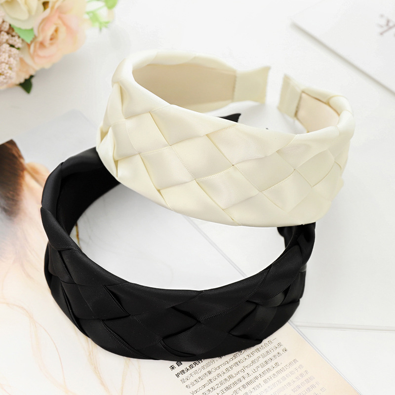 Korean Solid Color Fabric Weaving Wide Brim Headband Wholesale Nihaojewelry display picture 11