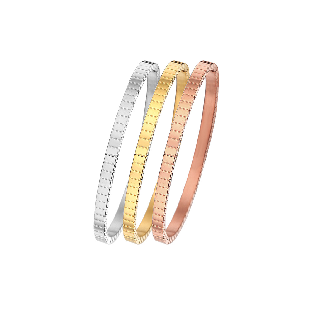 Women's Stackable Diamond Pattern Bangle In 18k Gold Plated Steel_voghion.com