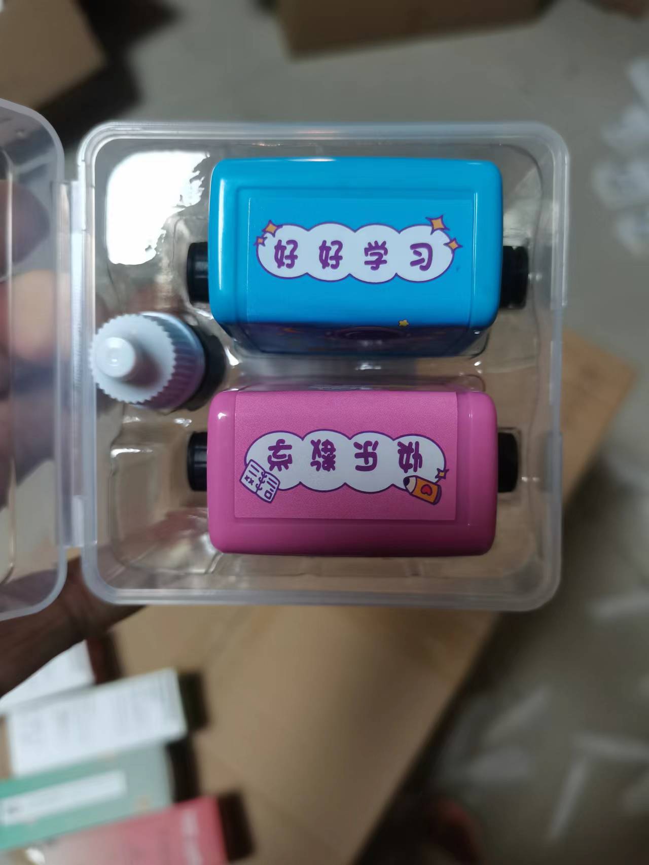 Prueba de matemáticas para niños padres del maestro enseñando sello de rodillo Adición de sello de enseñanza para niños, resta, multiplicación y entrenamiento de división