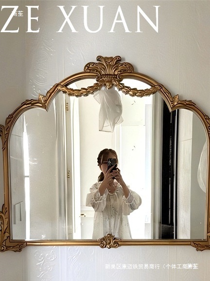 French Retro Bathroom Mirror European Carved Wall Hanging American Toilet Bathroom Washbasin Makeup Mirror