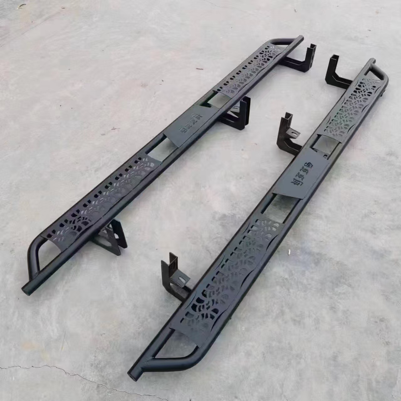 Suitable for Nissan Navara Original Side Pedal Foot Pedal Welcome Pedal Pickup Modification Accessories