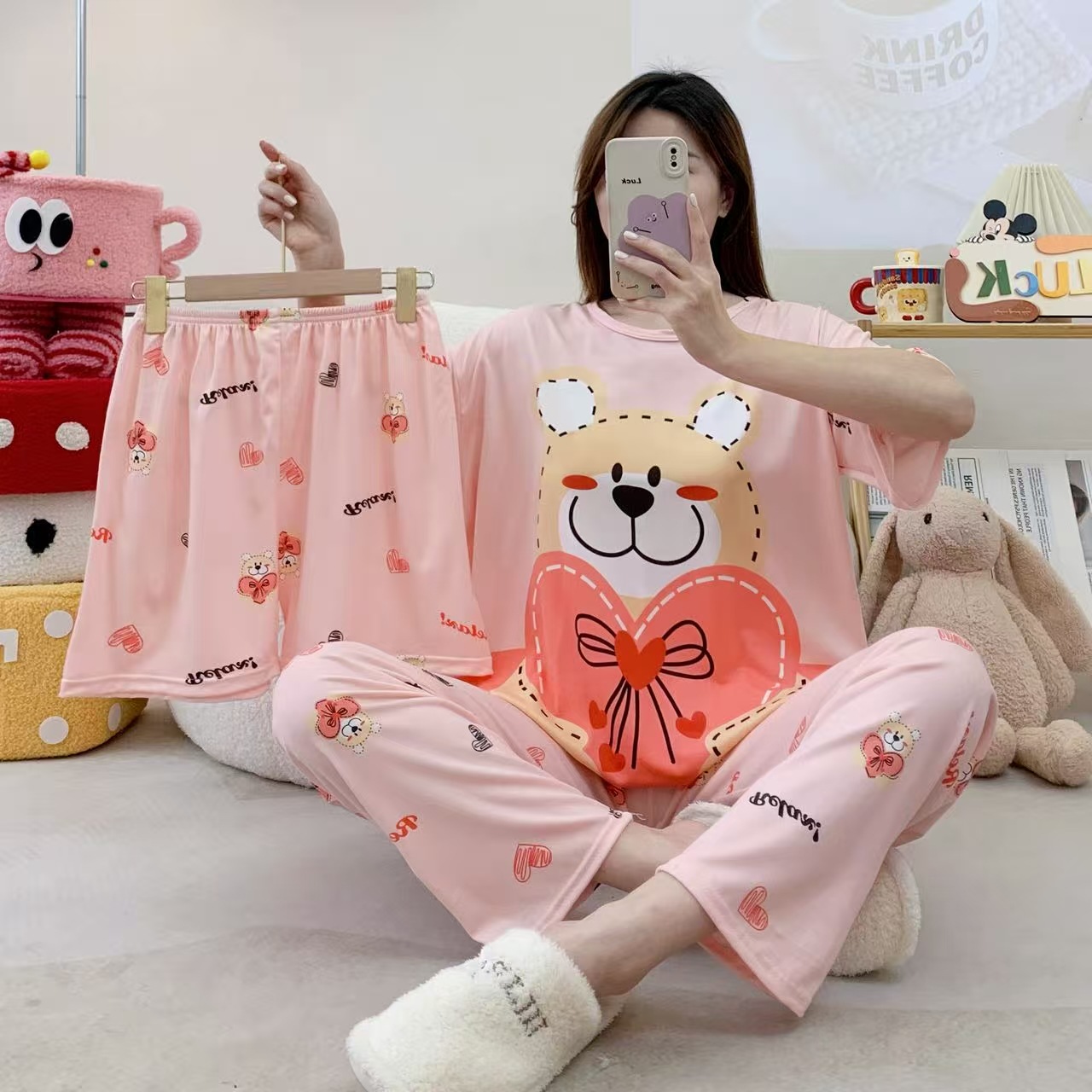 Pijamas de verano transfronterizos pijamas de leche de seda de tres piezas set de dibujos animados comercio exterior ropa para el hogar pantalones de mangas cortas lindos