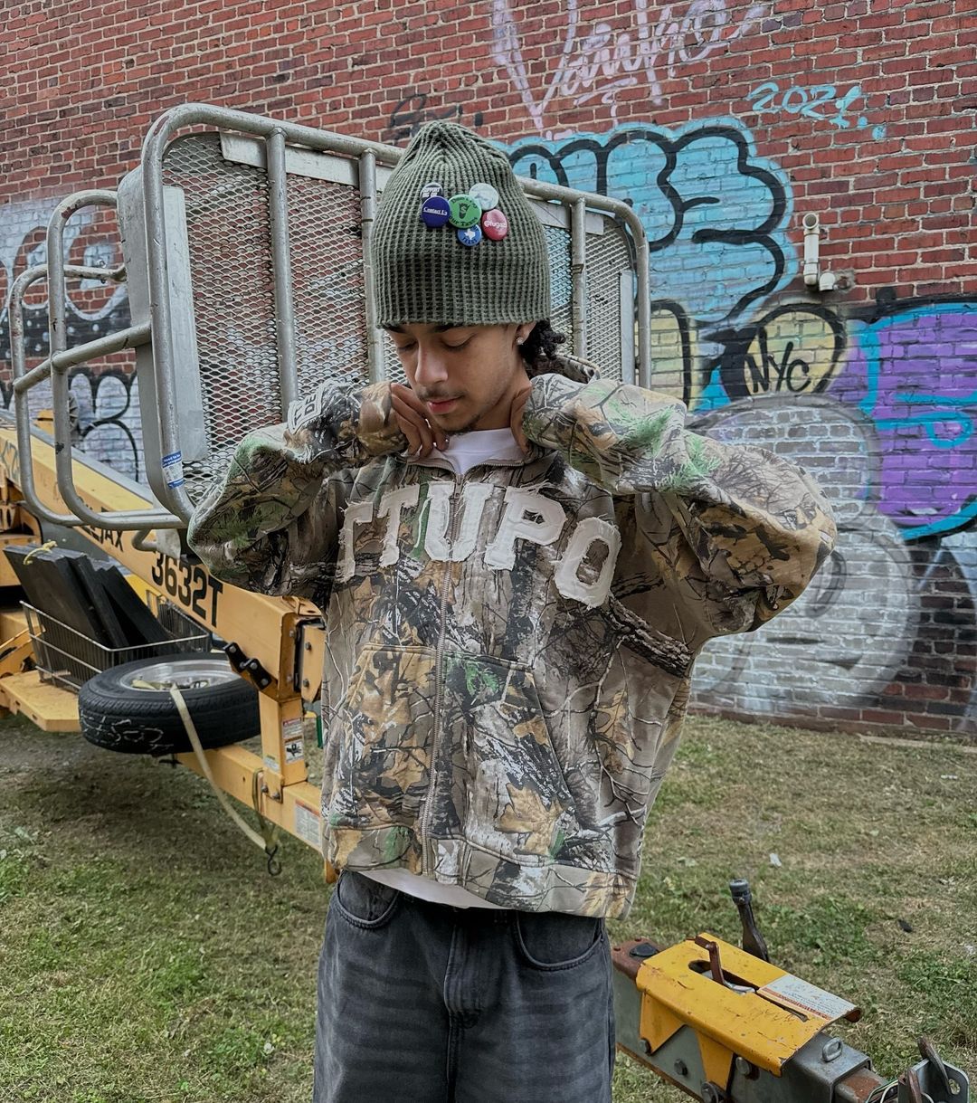 Herrenbekleidung trendige Marke Blatt Camouflage Strickjacke Reißverschluss Pullover Jacke Y2k Collage Brief lässig locker Hoodie Trend_voghion.com