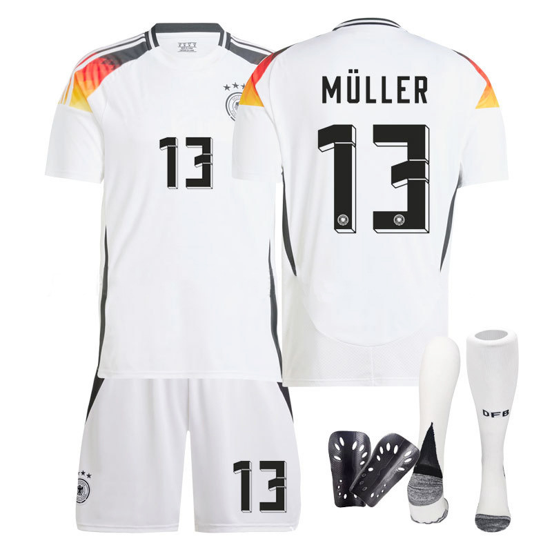 양말과 보호 장비가있는 크기 13