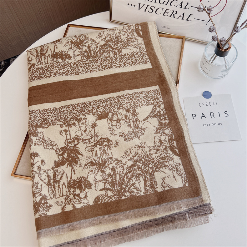 Sciarpa con frange in jacquard double face in stile etnico retrò autunno e inverno_voghion.com