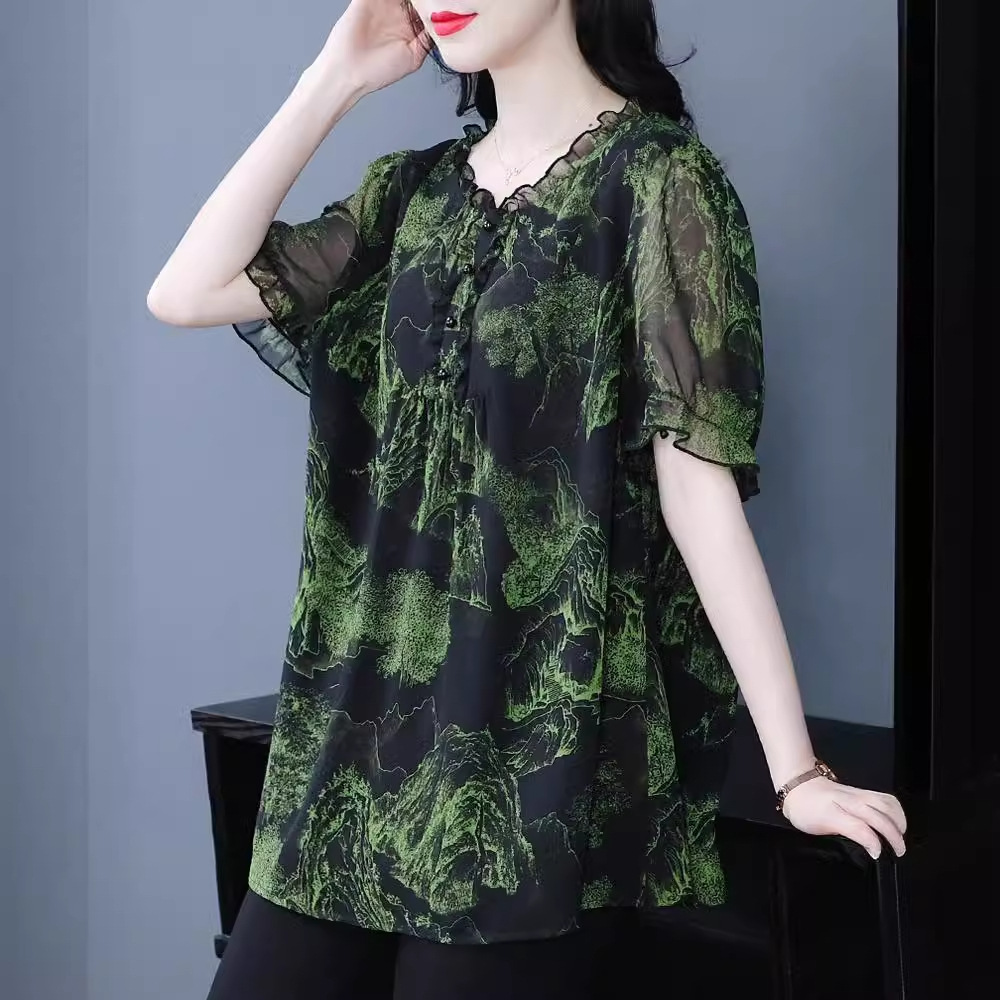 New summer arrival: Loose-fitting, ruffled, slimming plus-size chiffon mid-sleeve blouse with turn-down collar, suitable for commuting, plus-size women, and middle-aged and older women.