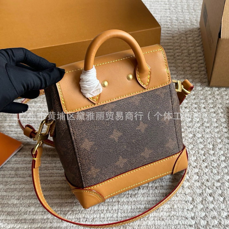 25 Donkey Family メンズバッグ Steame カーフスキン ゴールデン ラッチ バックパック シングルショルダー クロスボディバッグ ハイバージョン ドロップシッピング|undefined