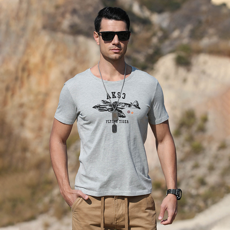 AK男裝2021年新款阿美咔嘰軍事復(fù)古飛虎隊(duì)鯊魚(yú)頭戰(zhàn)機(jī)重磅圓領(lǐng)印花