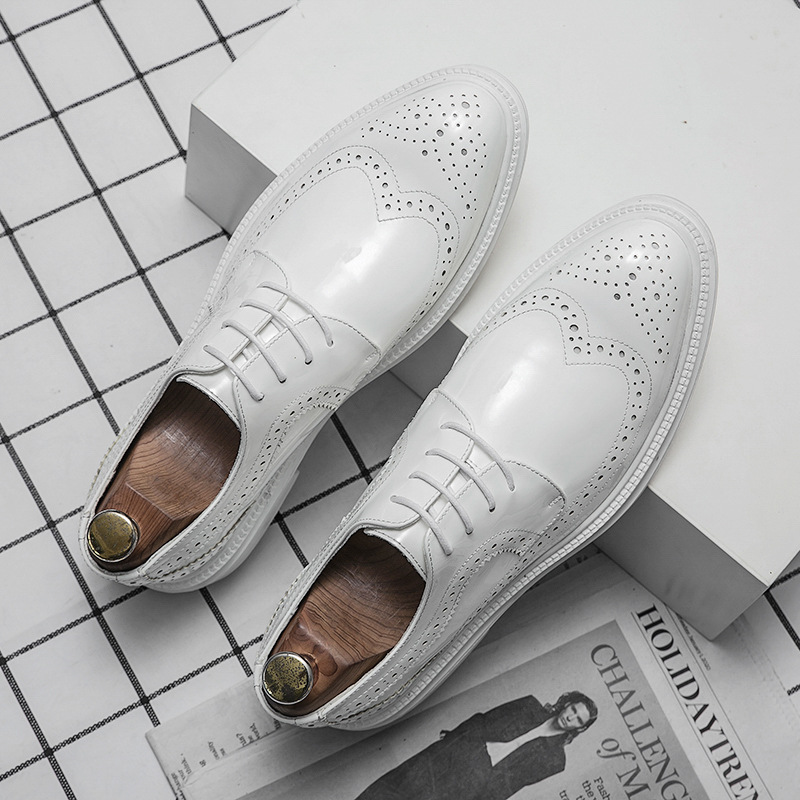 Photo studio wedding dress white glossy men's leather shoes new trendy shoes Korean style brogue carved casual small leather shoes