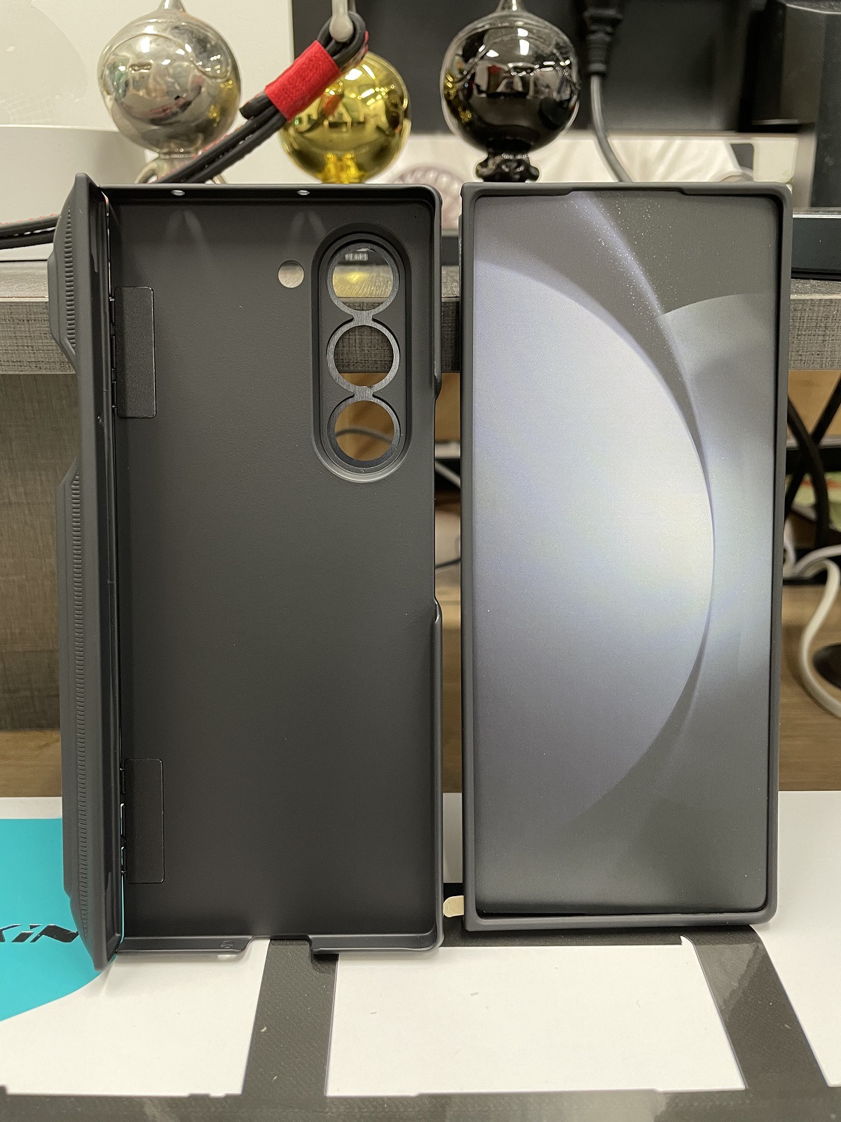 Ốp lưng Nillkin cho Samsung Z Fold 6 5G, vỏ bảo vệ mờ có khe cắm bút — Tấm chắn mờ FOLD (kiểu ống đựng bút) màu đen, Lá chắn mờ FOLD (kiểu ống đựng bút) màu xanh lam, Lá chắn mờ FOLD (kiểu ống đựng bút) màu xanh lá cây, Phiên bản đặc biệt không làm chi tiết 15