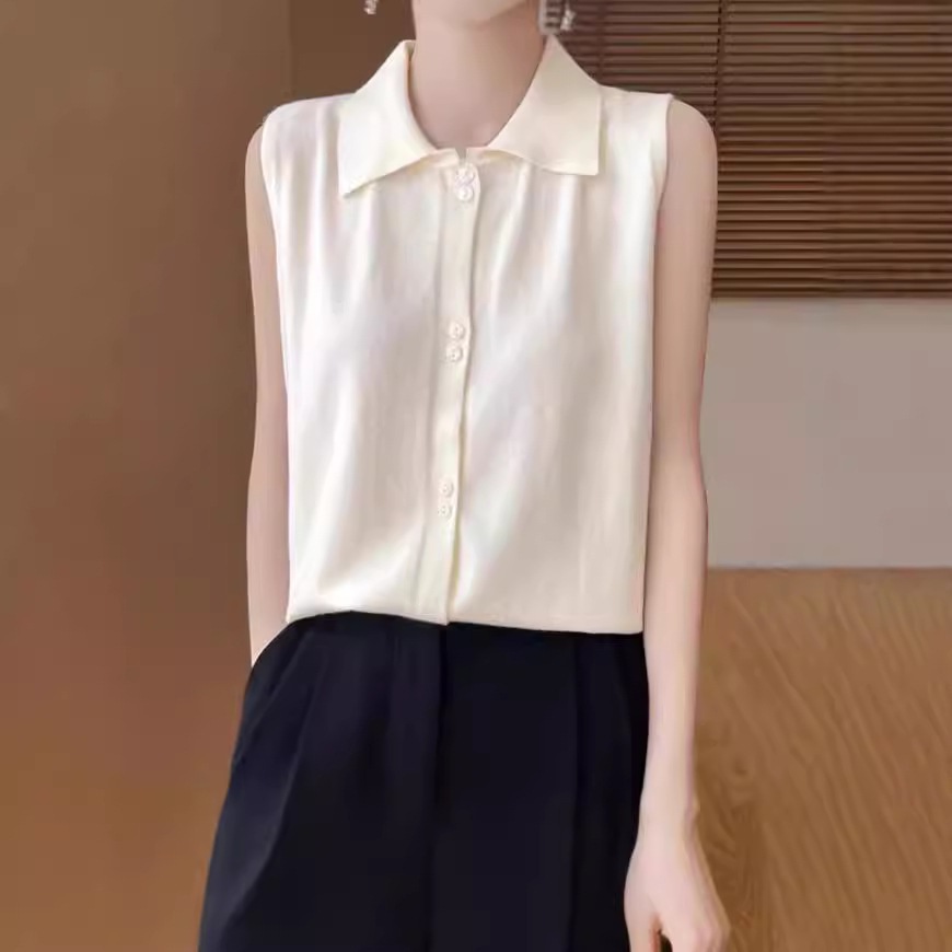 Sophisticated knitted shirt