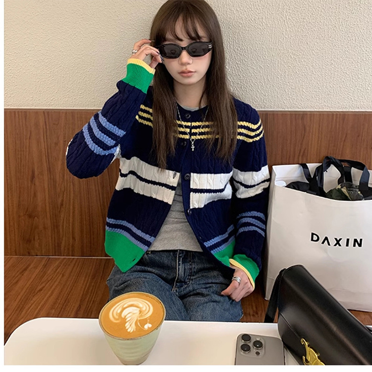 秋冬新款条纹撞色针织开衫设计感毛衣外套女式休息外套|undefined
