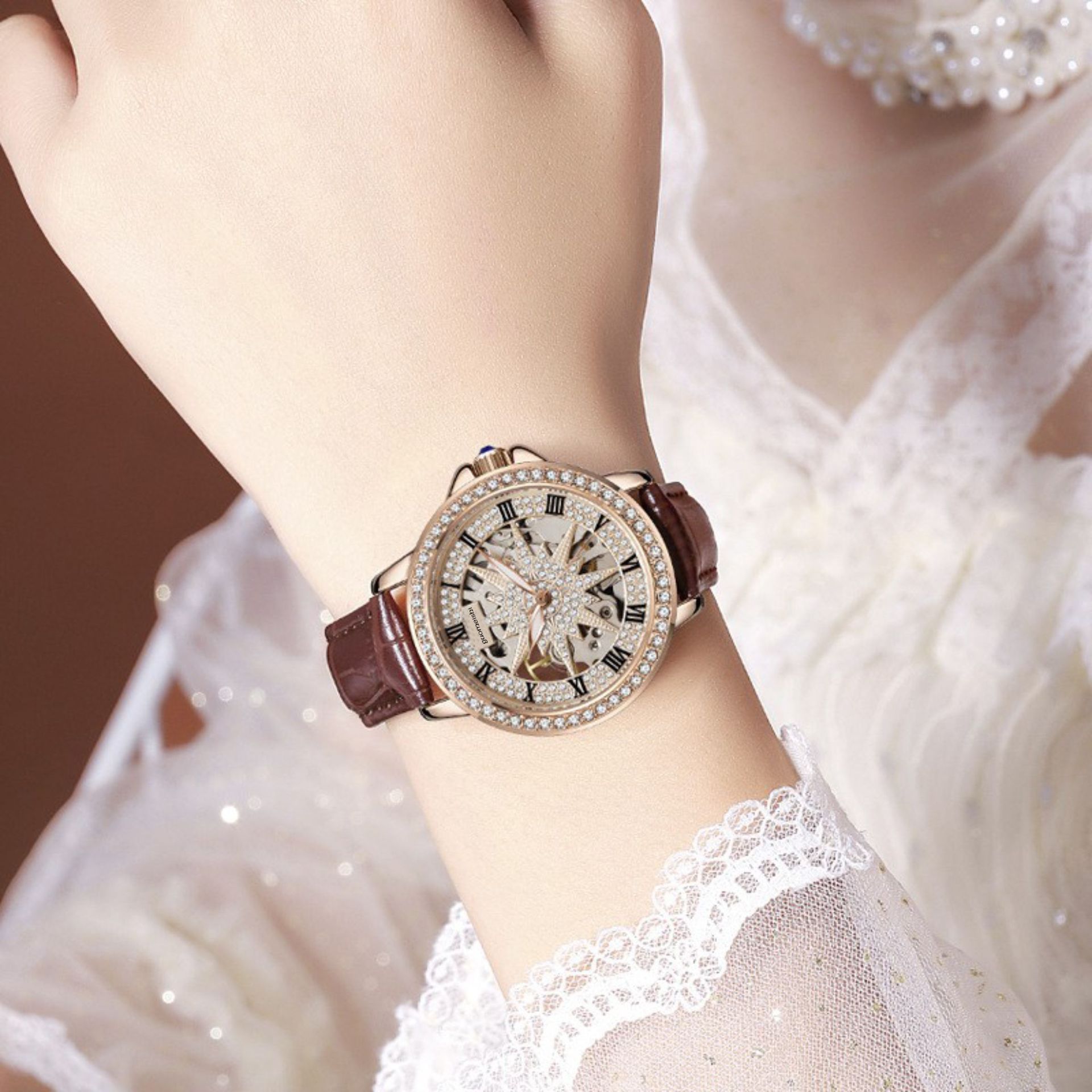 Gome's Fully Automatic Mechanical Watch, Retro Light Luxury Hollow Women's Watch, Time Comes and Turns Genuine Leather Watch