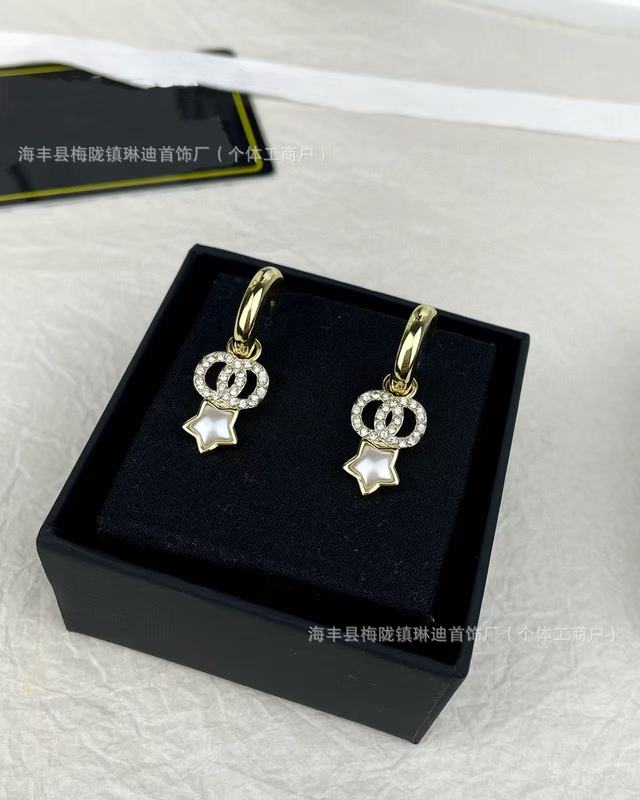 新款香家法式花朵名媛宫廷光面镶钻字母珍珠耳钉耳环耳饰品潮|undefined