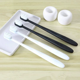 牙膏;婴儿牙刷牙膏;口腔清新剂