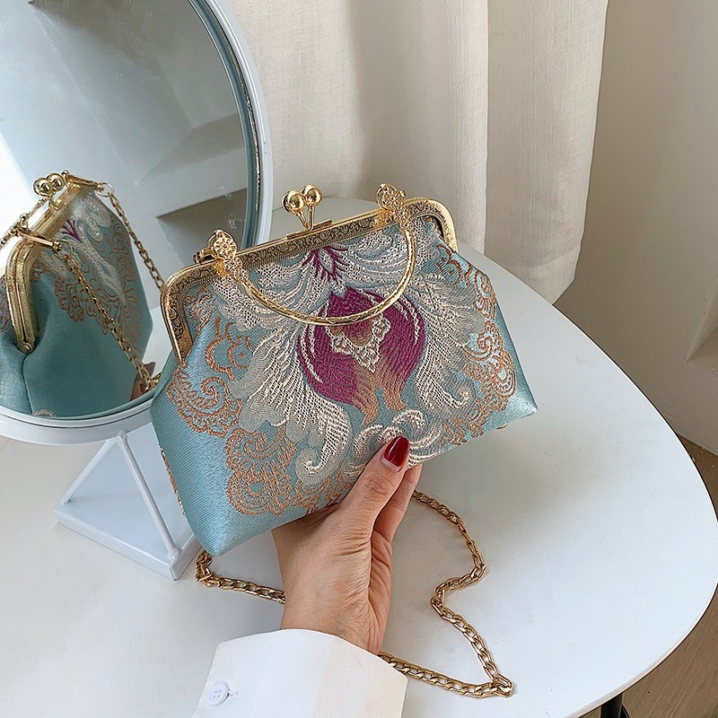 Wholesale female Chinese hanfu vintage Chinese wind embroidery qipao bag handbag antique small hand bag